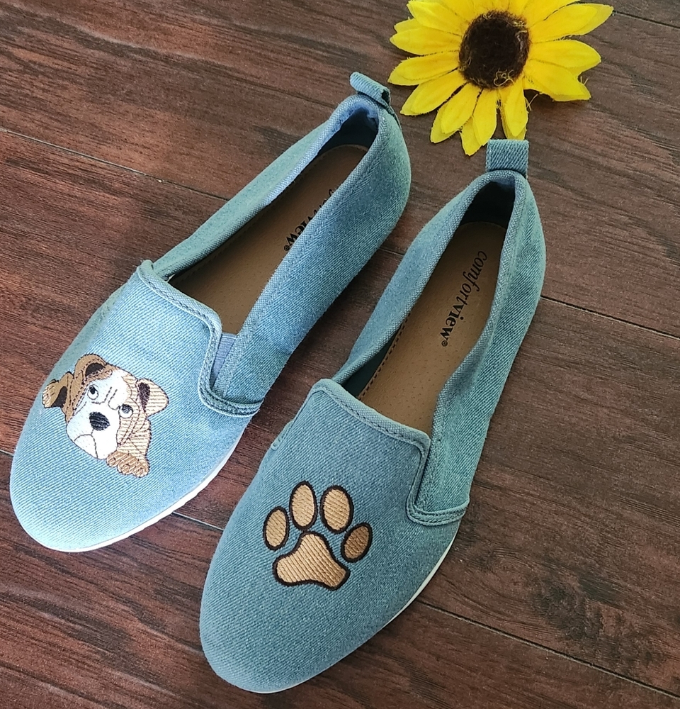 Comfortview Adorable Puppy and Paw Blue SlipOn Shoes - Picture 3 of 8